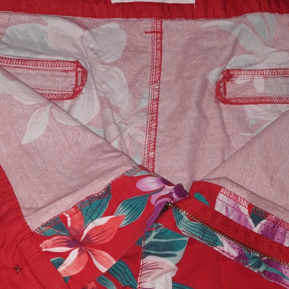 Old Navy Plus Everyday Floral Shorts - Picture 5 of 11